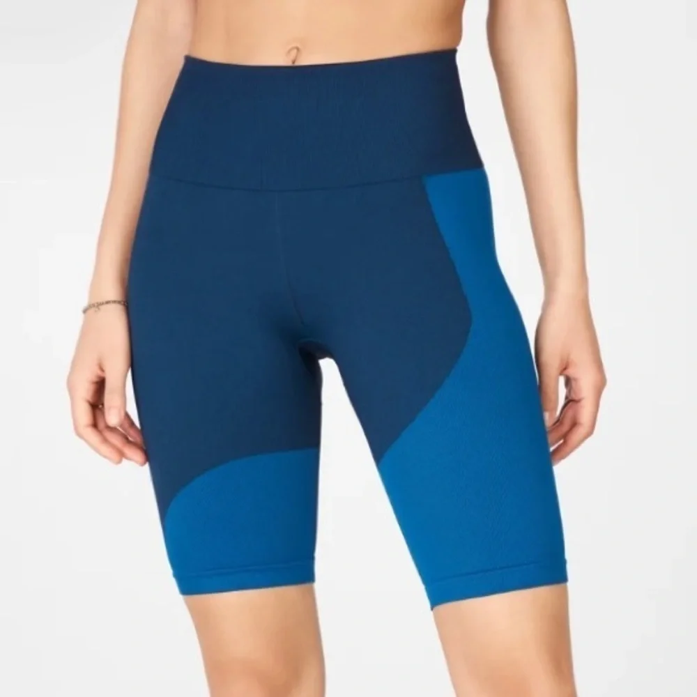 NWT $45 size XS Women's Blue High-Waisted Shorts Fabletics